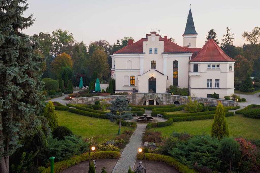 Palac Brzezno Spa & Golf Oborniki Slaskie Exterior photo