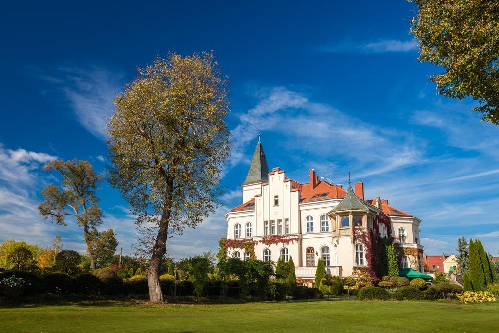 Palac Brzezno Spa & Golf Oborniki Slaskie Exterior photo